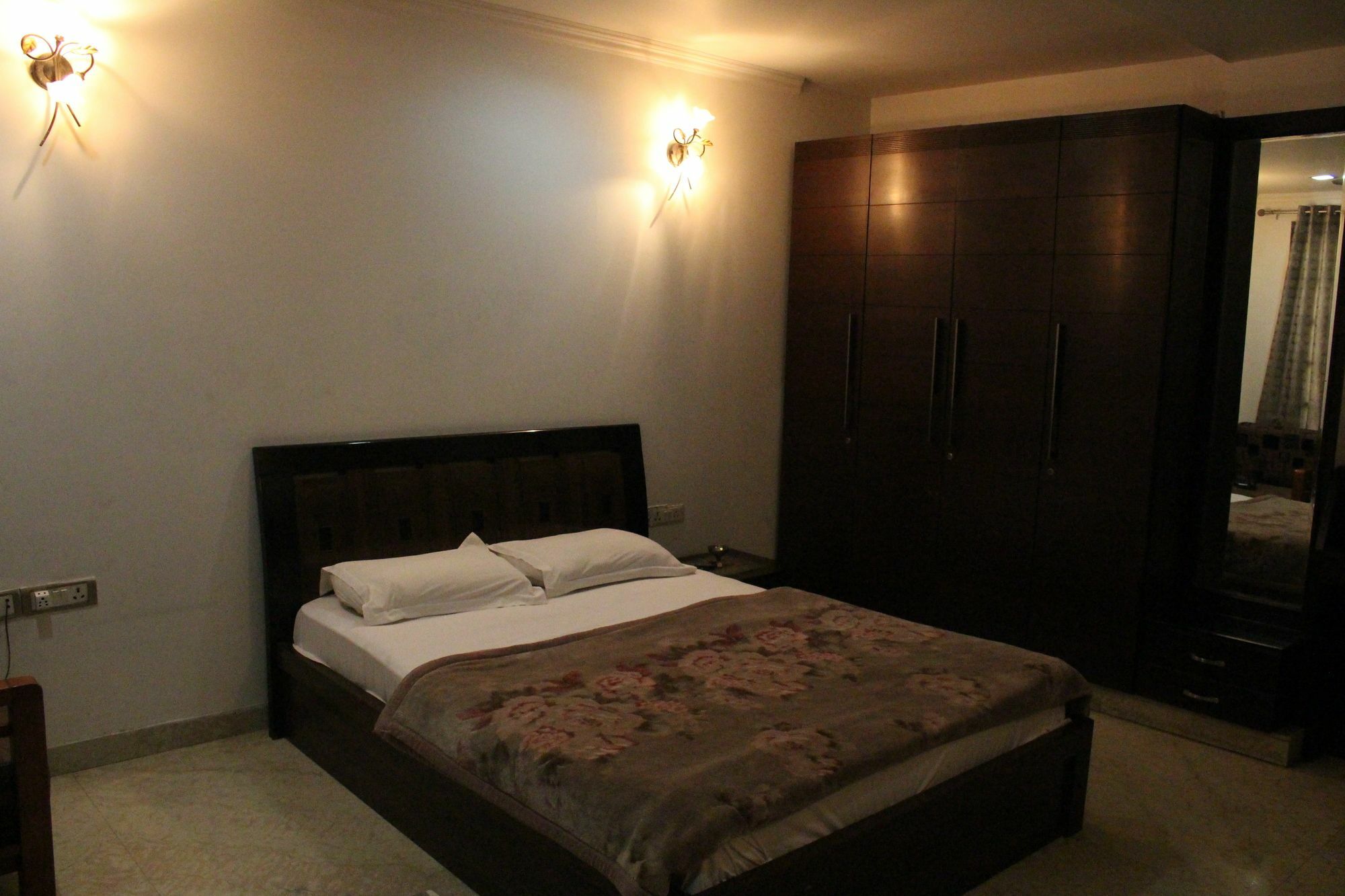 Hotel Livia Residency Nova Deli Exterior foto